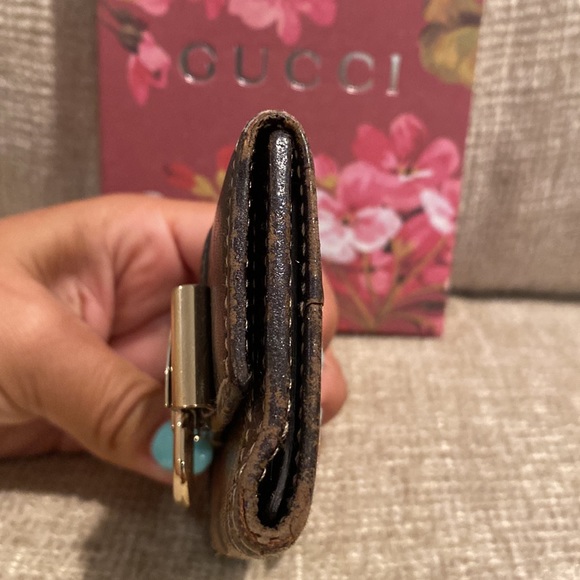 Authentic Gucci Card and key holder - Picture 9 of 14
